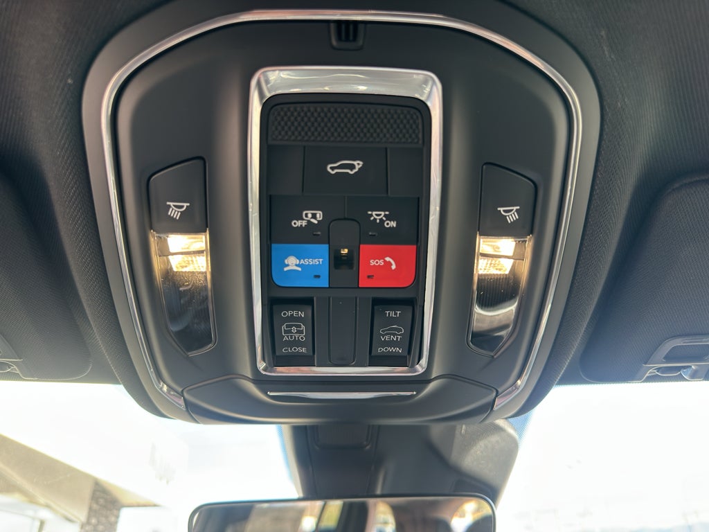 2026 Jeep Grand Cherokee Laredo Altitude
