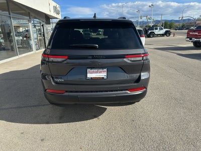 2026 Jeep Grand Cherokee Laredo Altitude