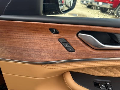 2027 Jeep Grand Cherokee Summit