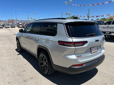 2026 Jeep Grand Cherokee Laredo Altitude