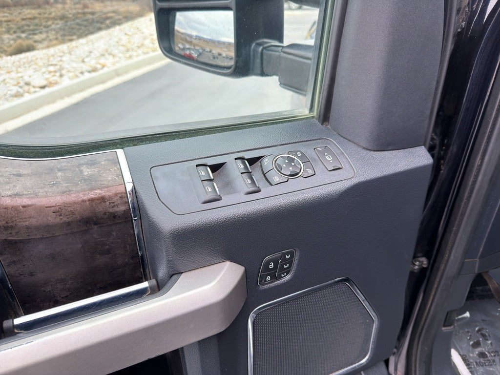 2022 Ford F-350 LARIAT