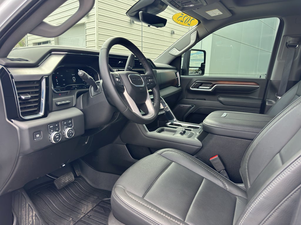 2025 GMC Sierra Denali