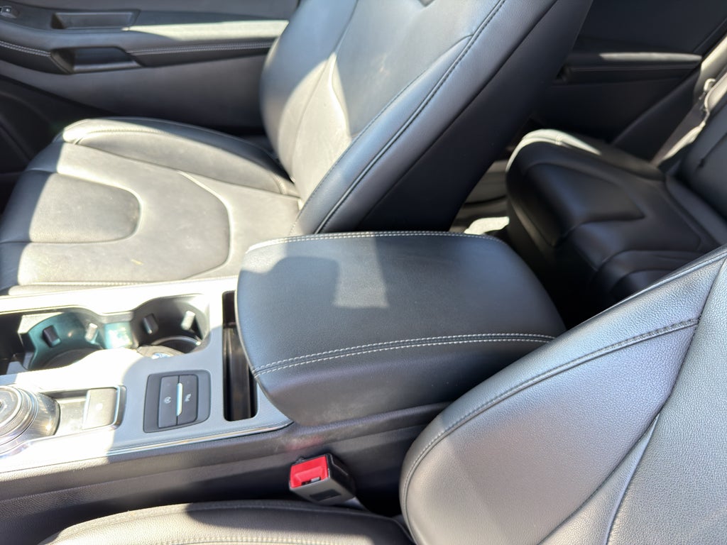 2021 Ford Edge Titanium