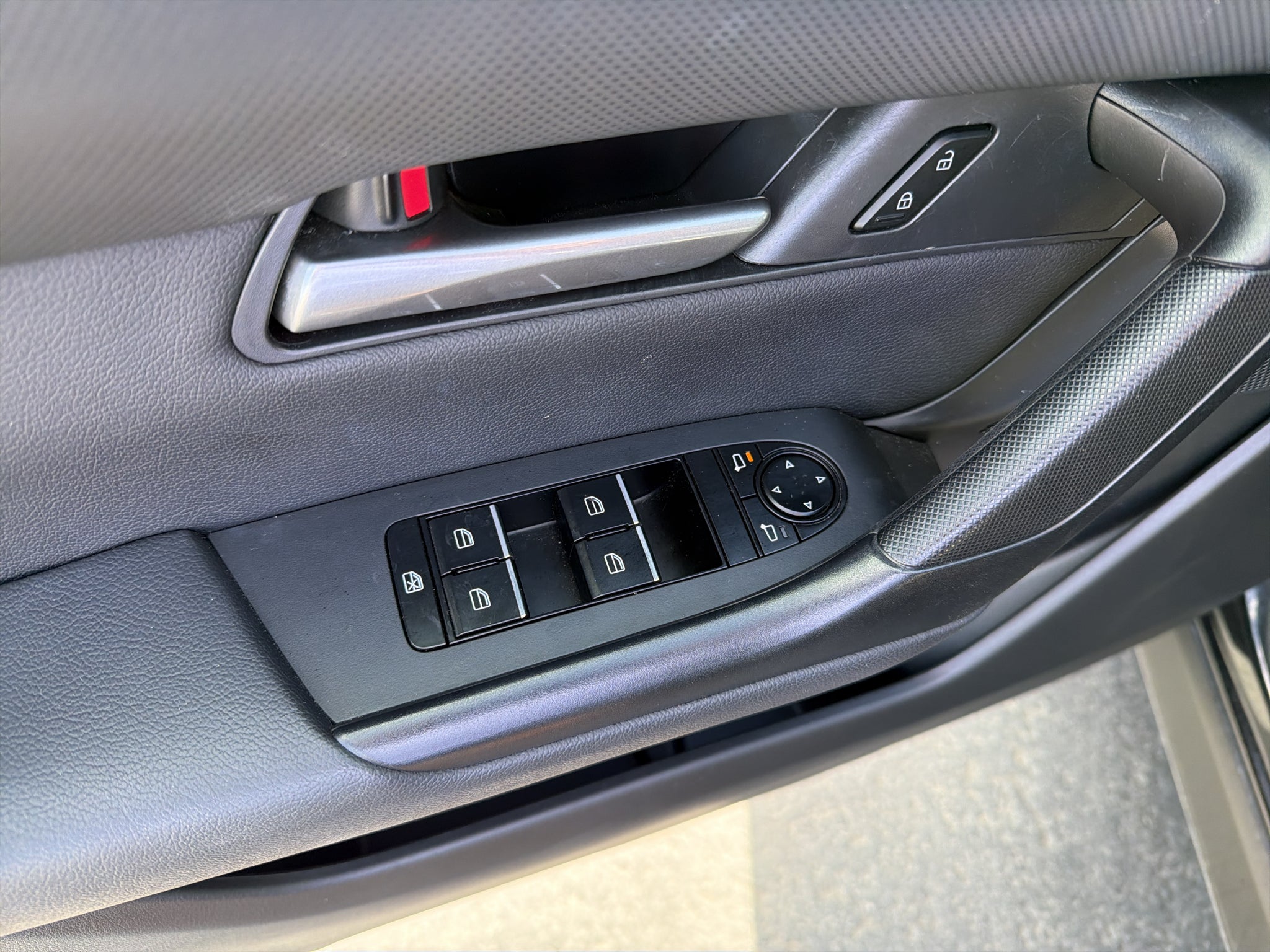 2025 Mazda Mazda CX-50 Hybrid Preferred Package