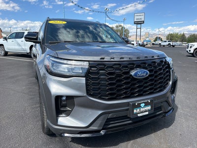 2025 Ford Explorer ST-Line
