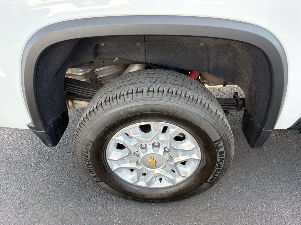 2026 Chevrolet Silverado LT