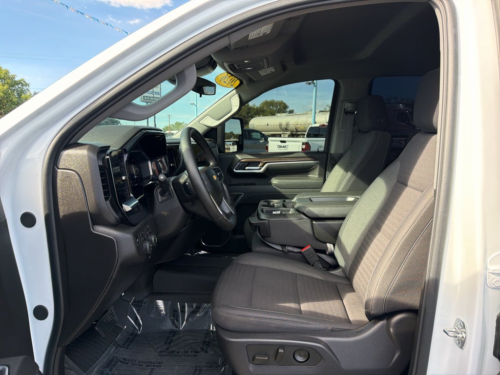 2026 Chevrolet Silverado LT