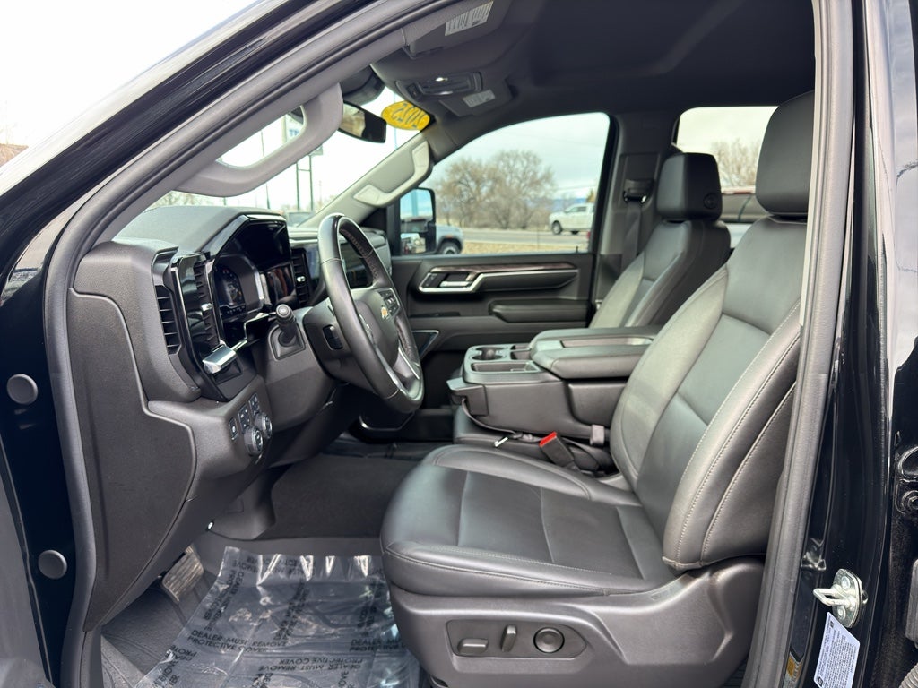 2025 Chevrolet Silverado LTZ