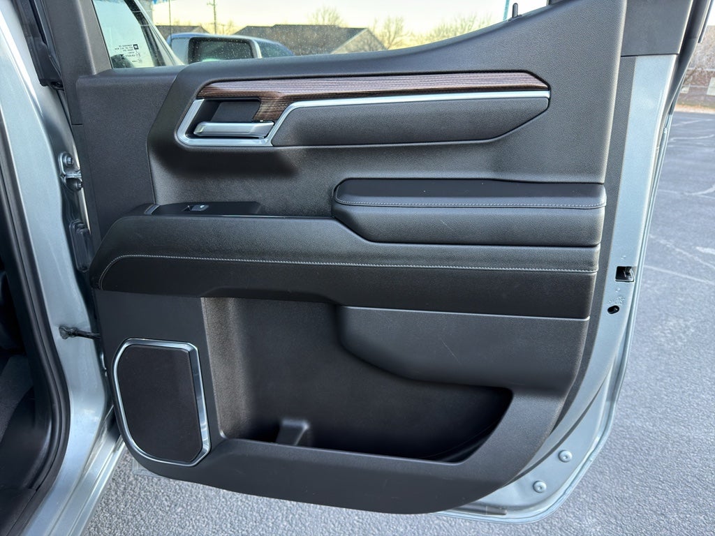 2025 Chevrolet Silverado LT