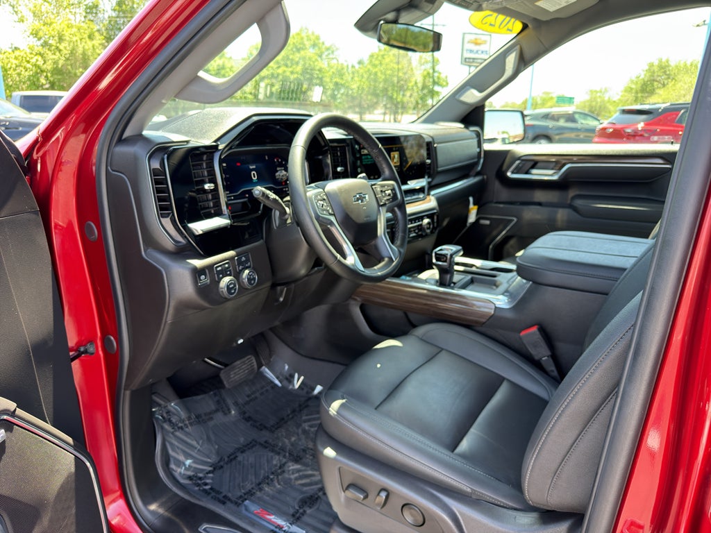2025 Chevrolet Silverado RST