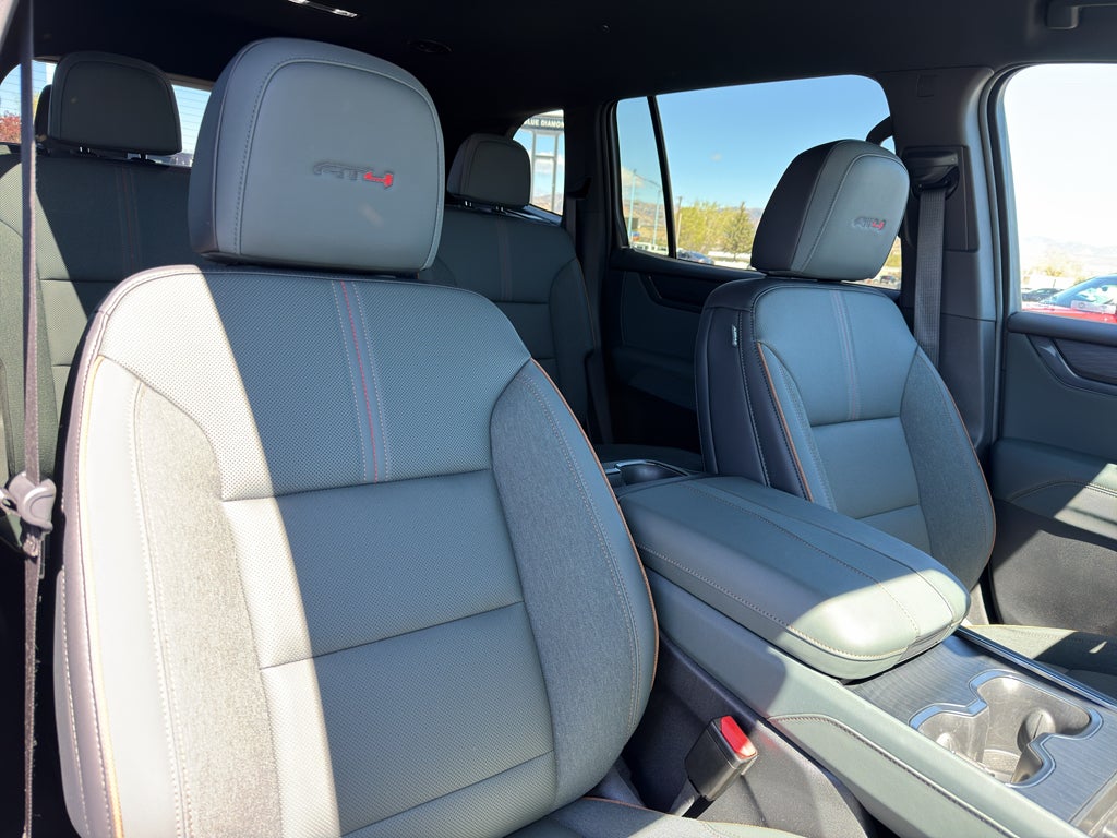 2024 GMC Acadia AWD AT4
