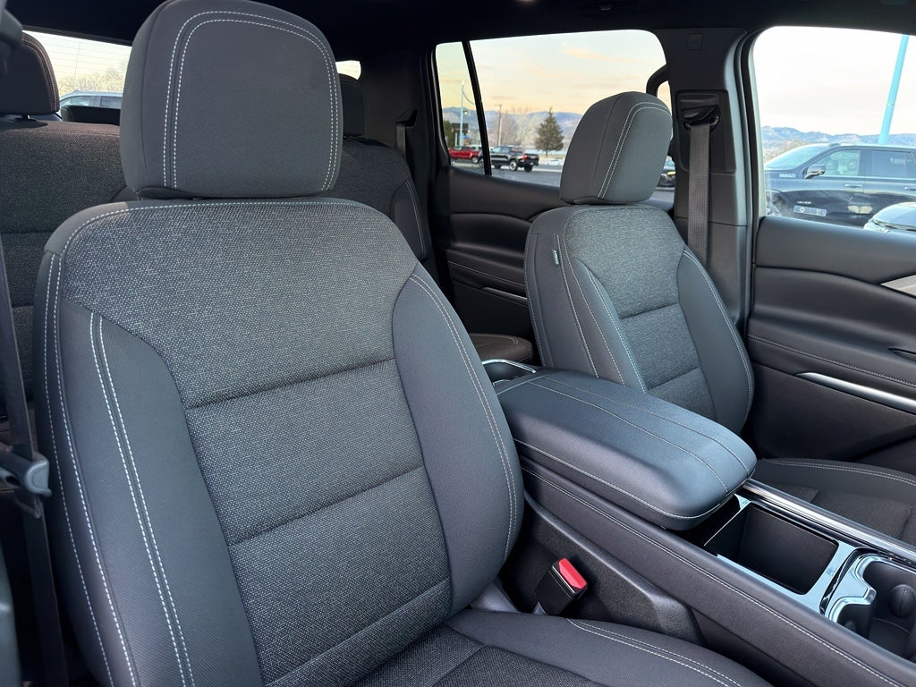 2025 Chevrolet Traverse AWD LT