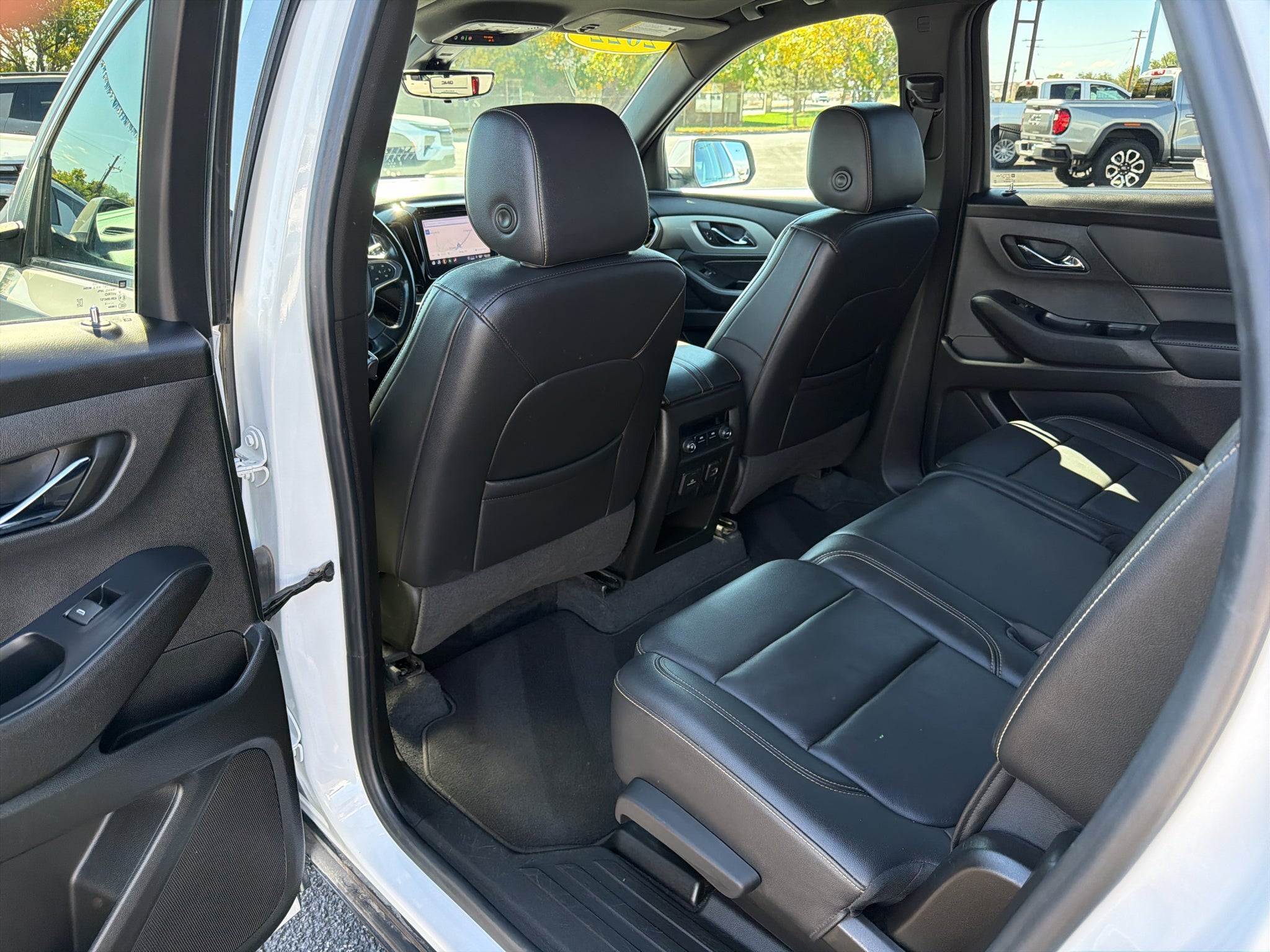 2022 Chevrolet Traverse LT Leather