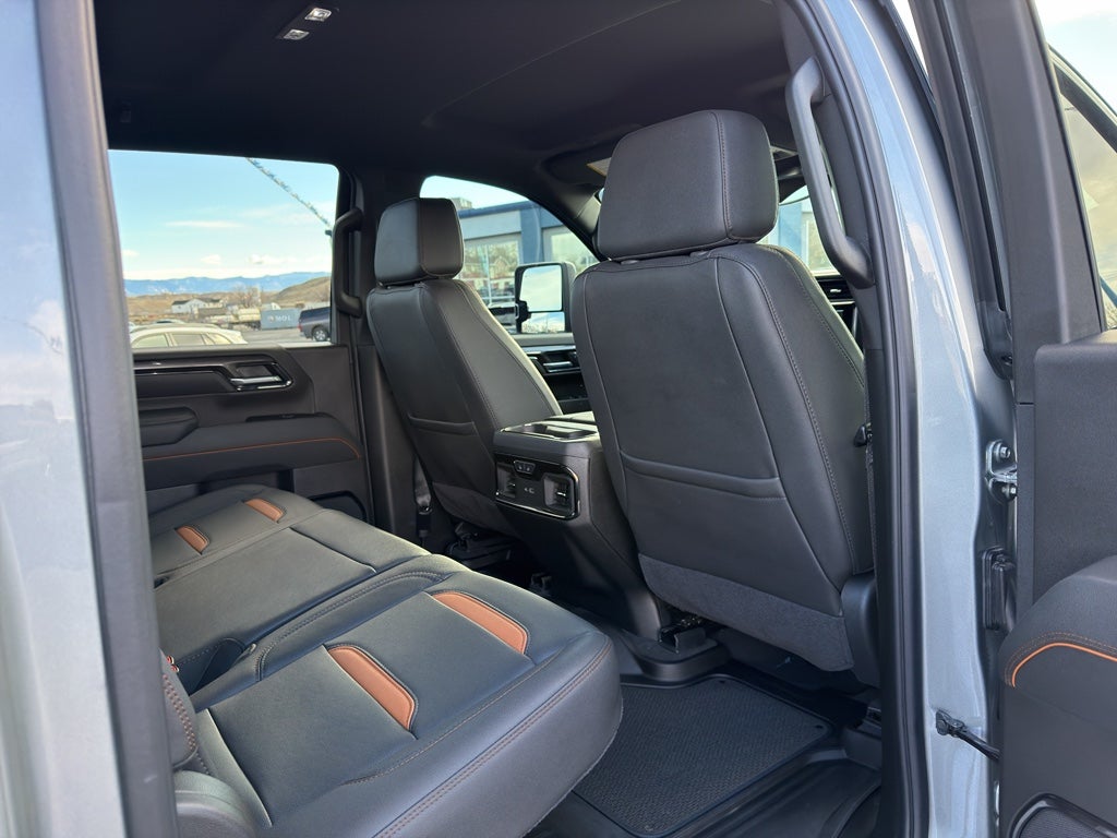 2025 GMC Sierra AT4