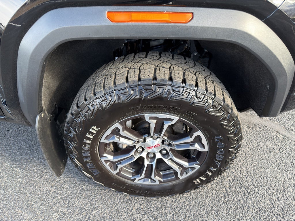 2023 GMC Canyon 4WD AT4