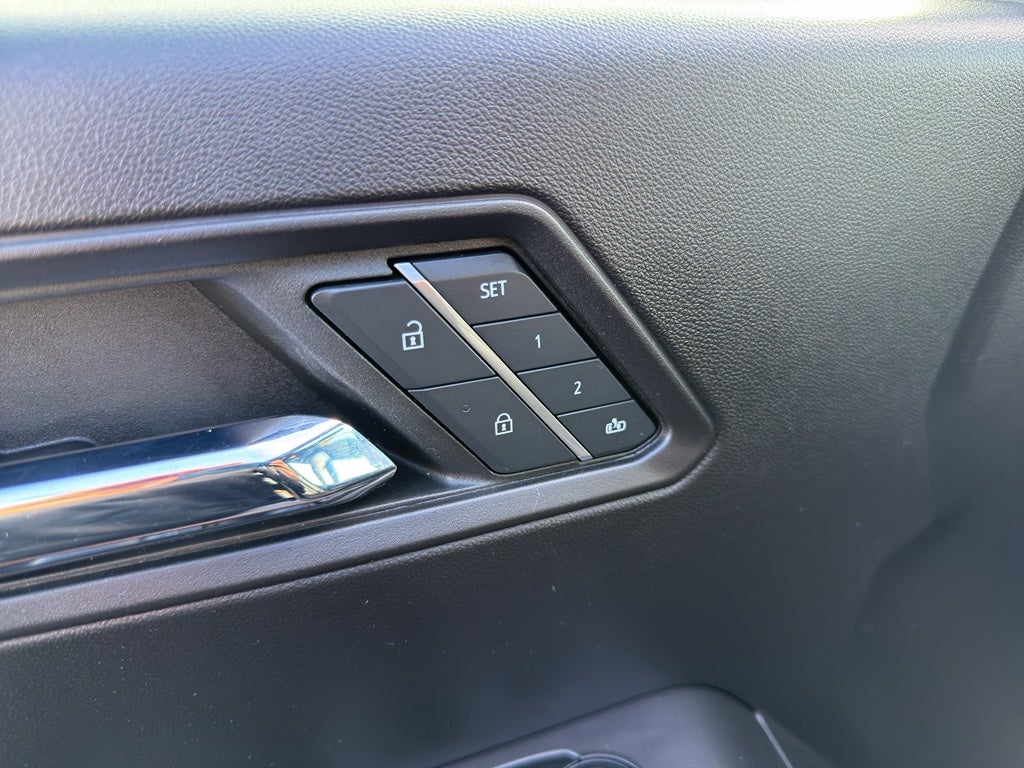 2023 GMC Canyon 4WD AT4