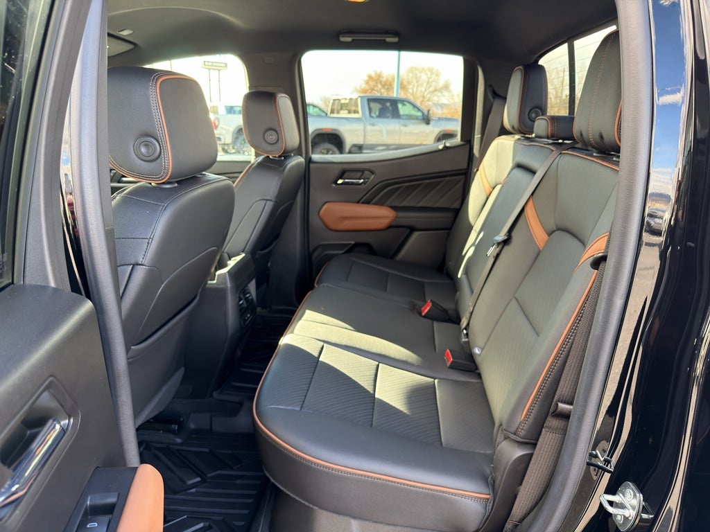 2023 GMC Canyon 4WD AT4