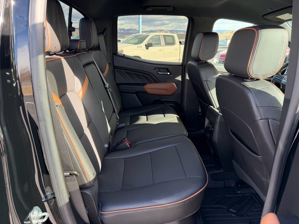 2023 GMC Canyon 4WD AT4