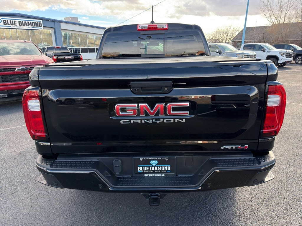 2023 GMC Canyon 4WD AT4