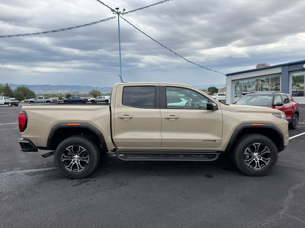 2024 GMC Canyon 4WD AT4