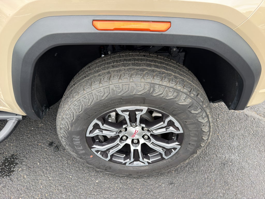 2024 GMC Canyon 4WD AT4