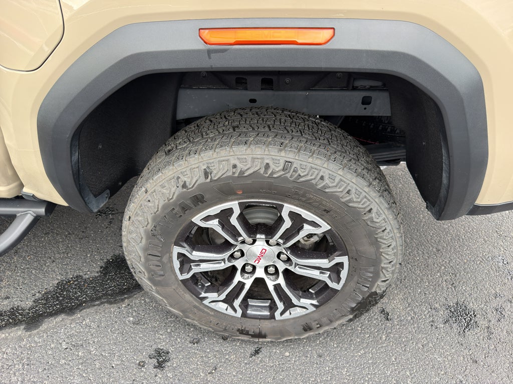 2024 GMC Canyon 4WD AT4