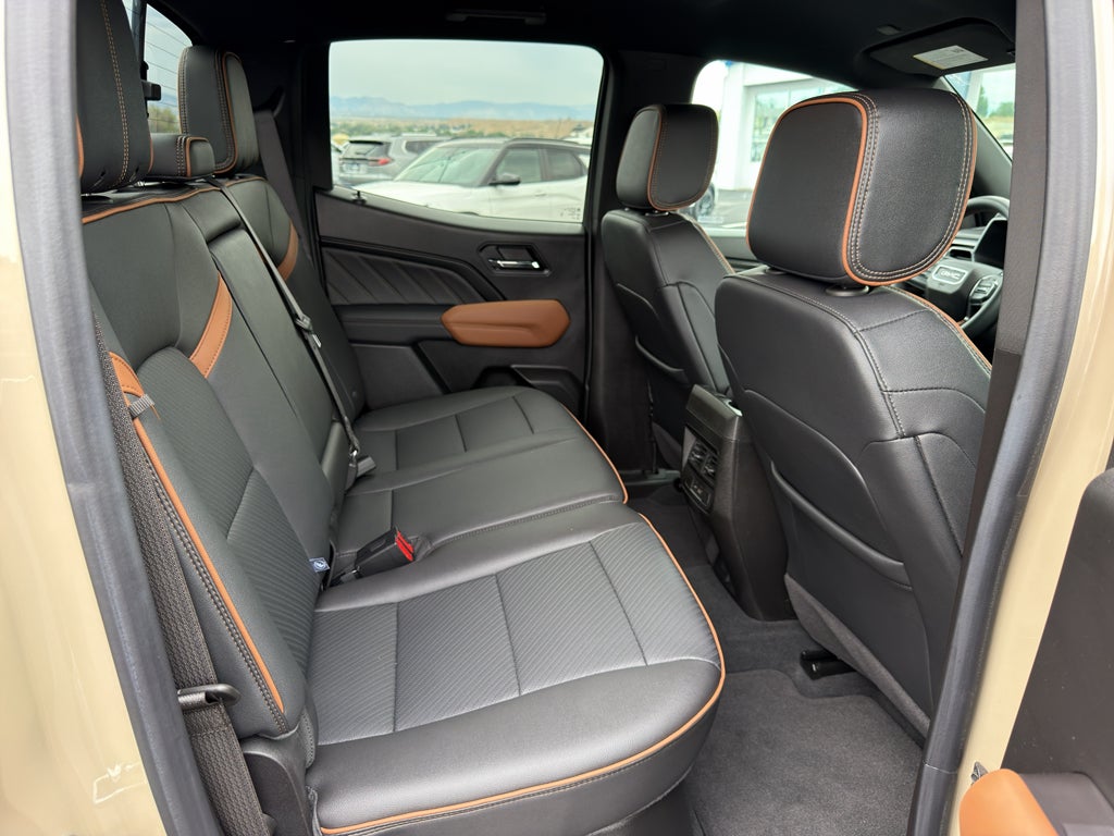 2024 GMC Canyon 4WD AT4