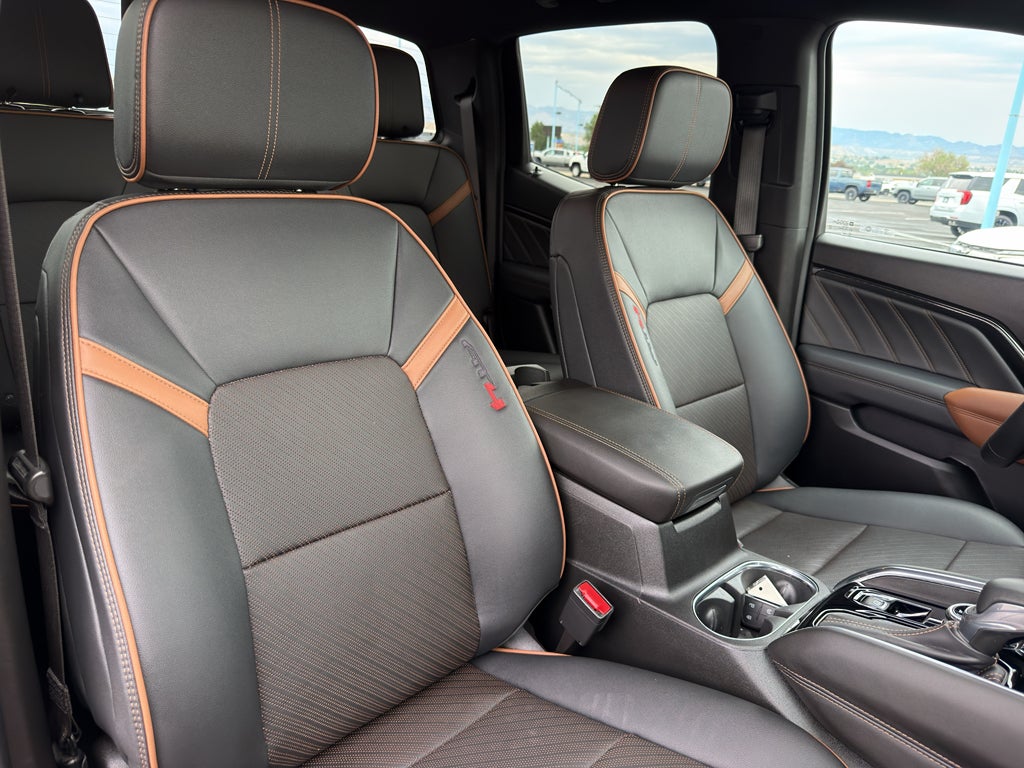2024 GMC Canyon 4WD AT4