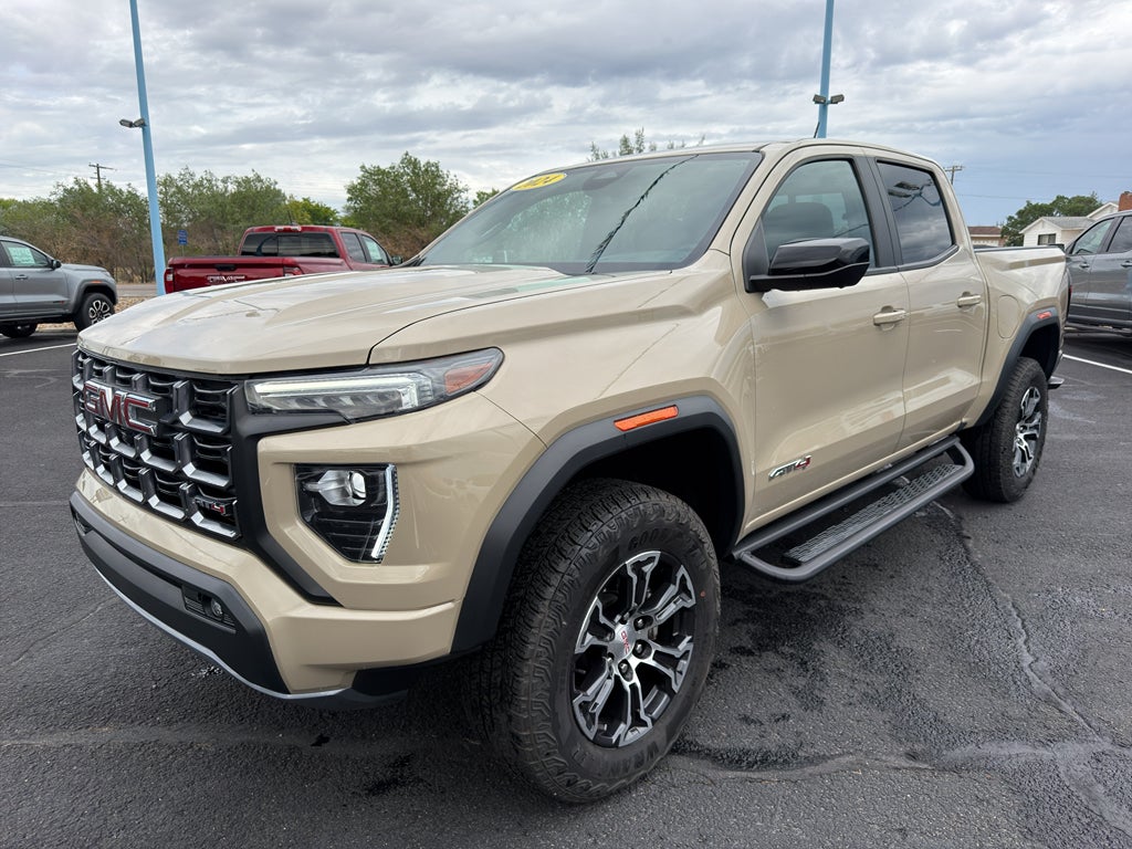 2024 GMC Canyon 4WD AT4