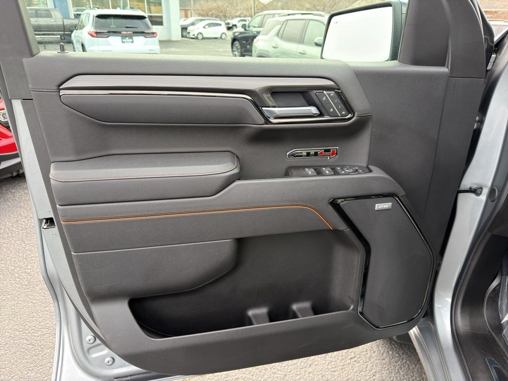 2025 GMC Sierra AT4