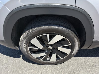 2025 Volkswagen Atlas Cross Sport 2.0T SE w/Technology