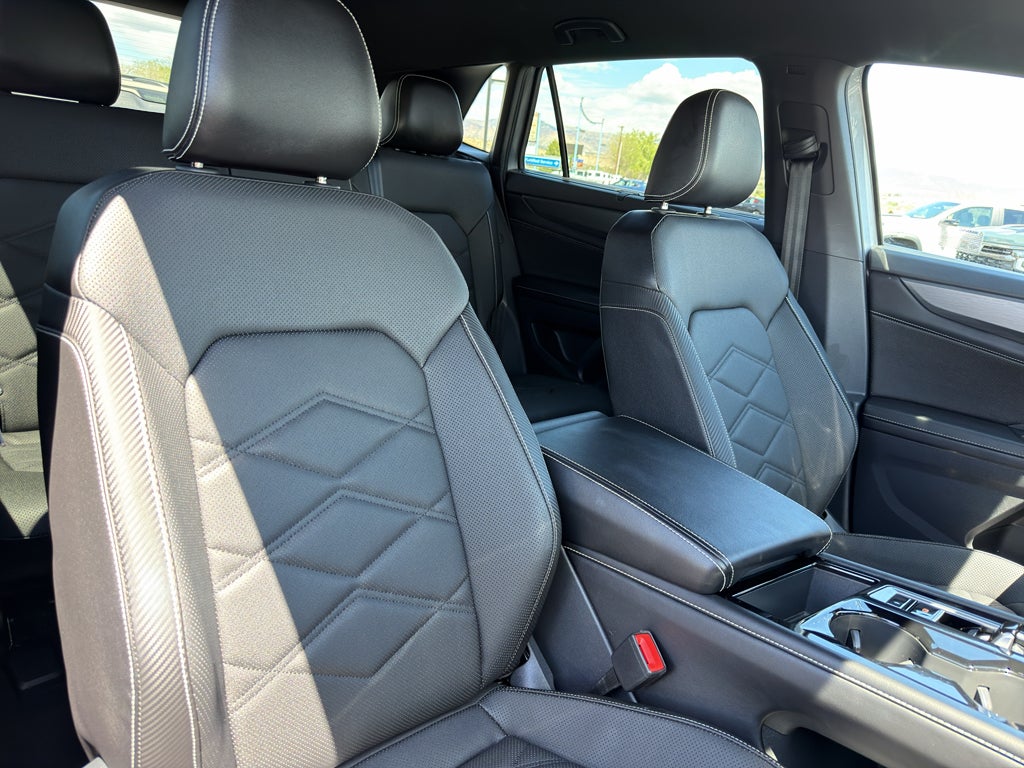 2025 Volkswagen Atlas Cross Sport 2.0T SE w/Technology