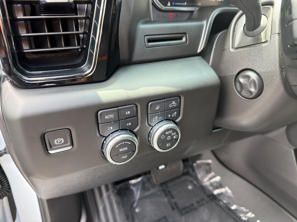 2025 GMC Sierra AT4