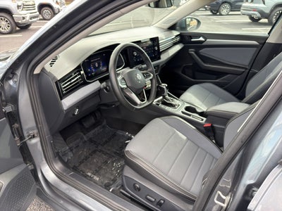 2025 Volkswagen Jetta SE