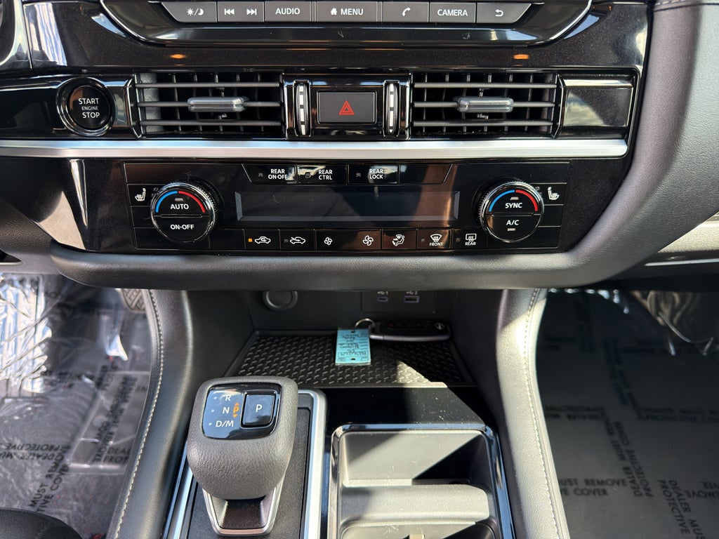 2025 Nissan Pathfinder SV