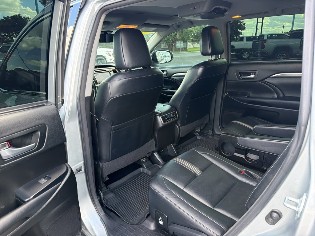2018 Toyota Highlander SE
