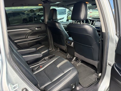2018 Toyota Highlander SE