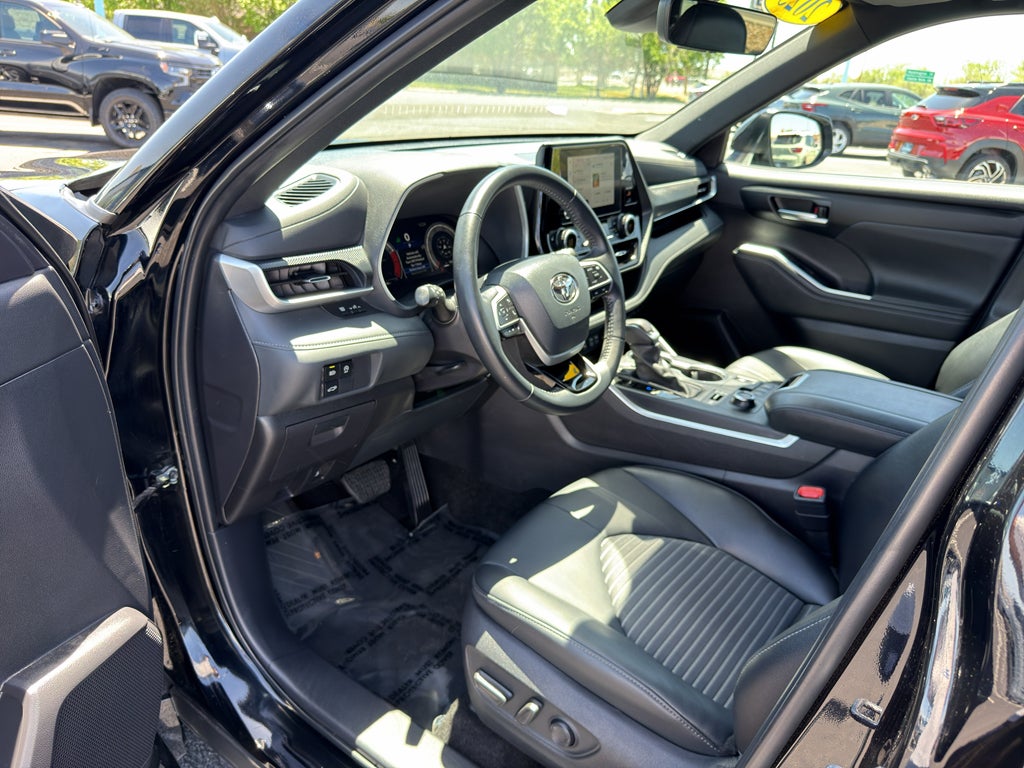 2025 Toyota Highlander XSE