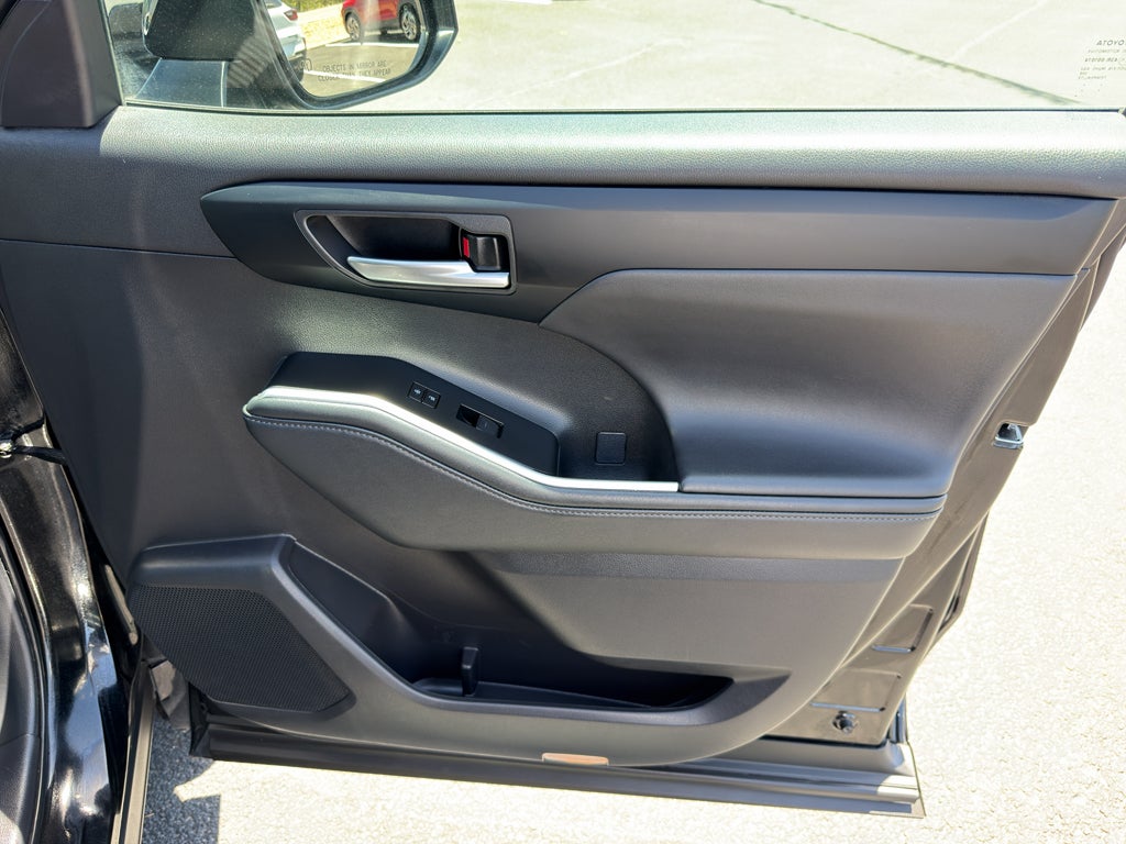 2025 Toyota Highlander XSE