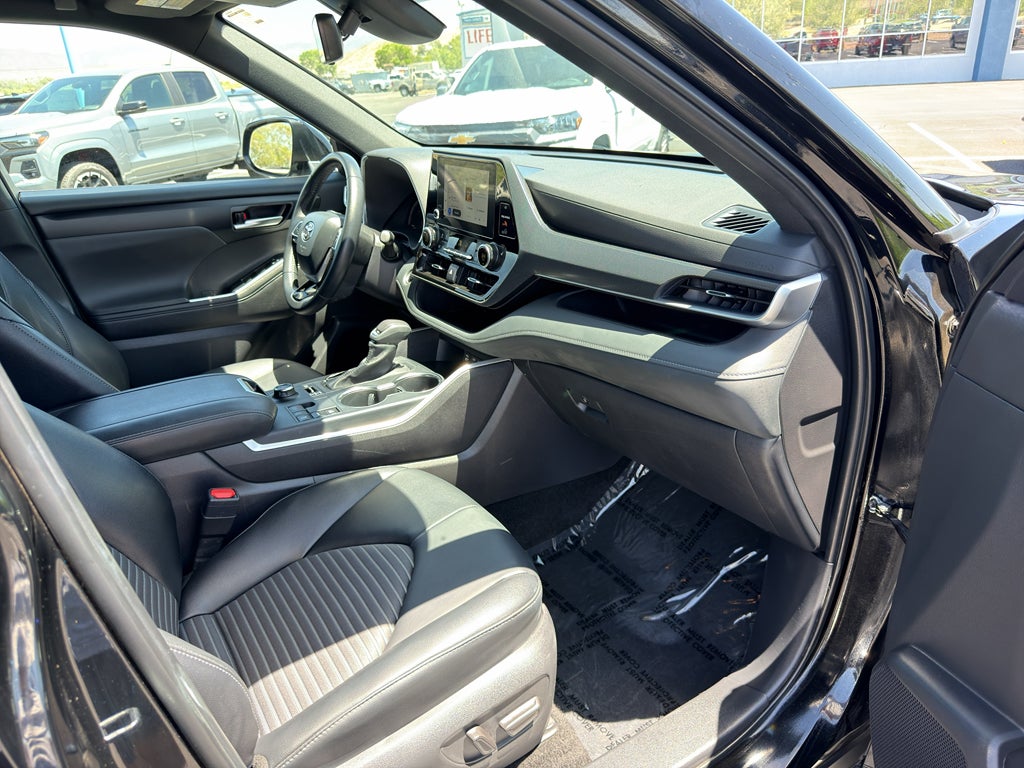 2025 Toyota Highlander XSE