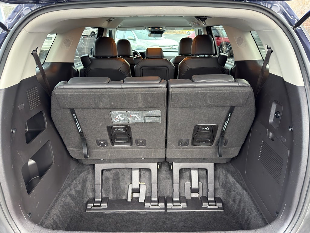 2025 Kia Carnival LXS